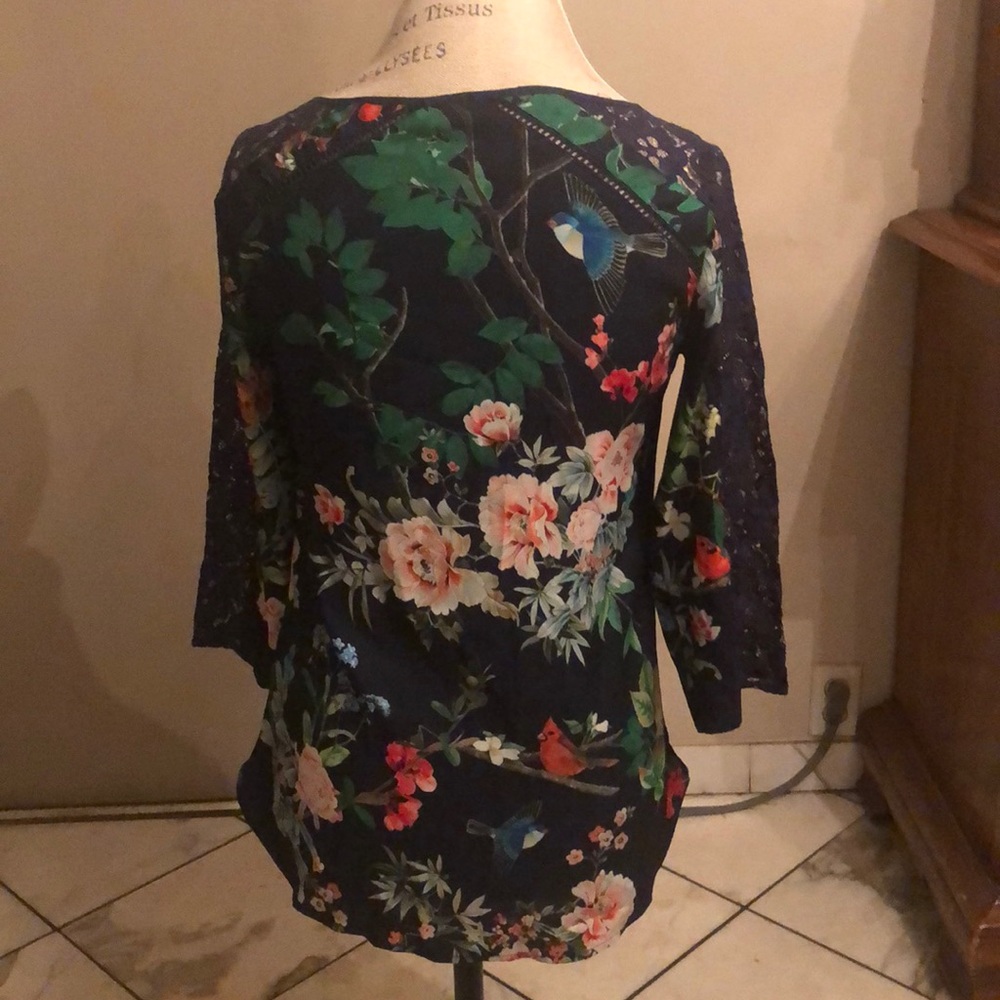 Express Blouse - Picture 2 of 4